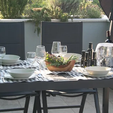 Olive Charm Apartman *